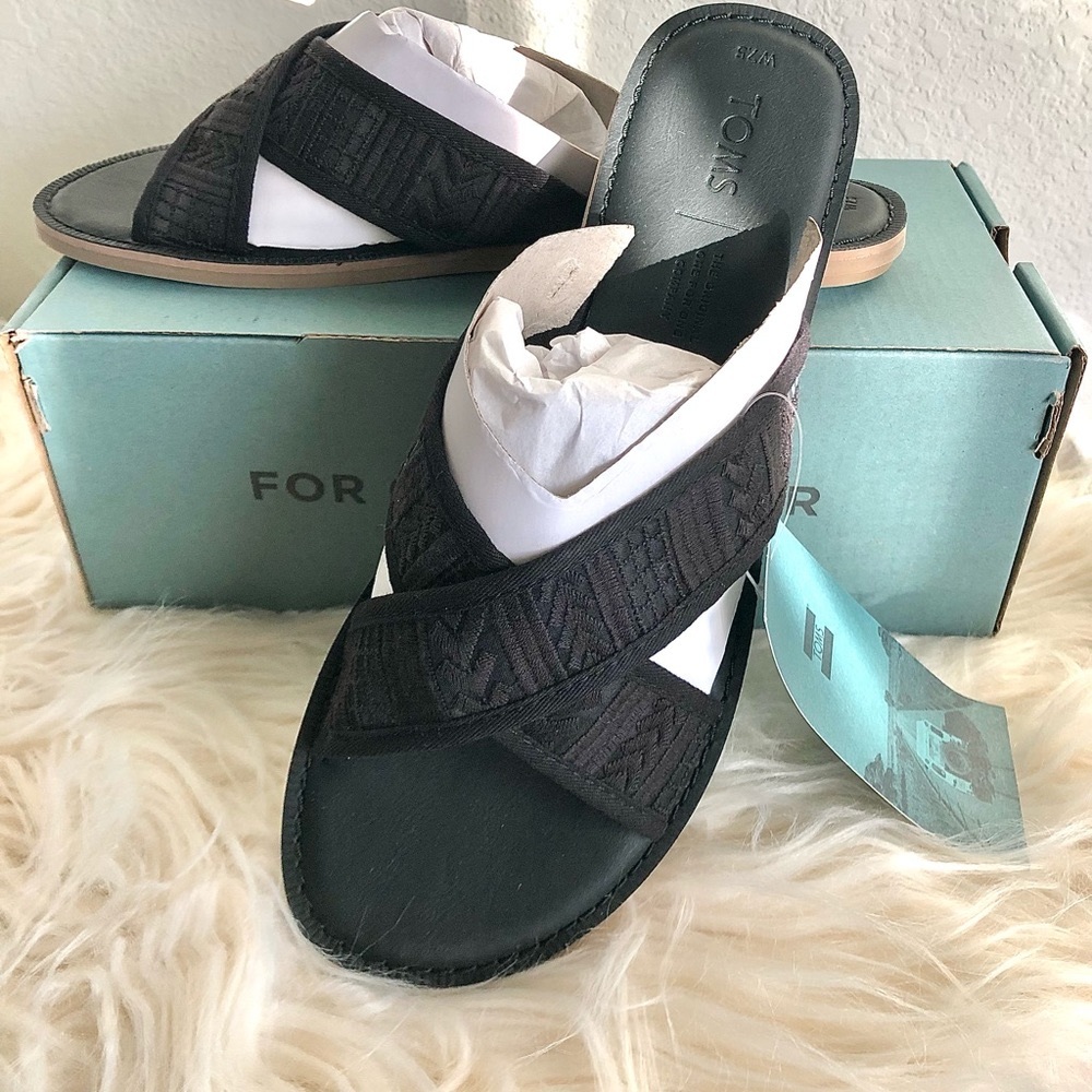 Toms Black Arrow Embroidered Mesh Viv Sandals